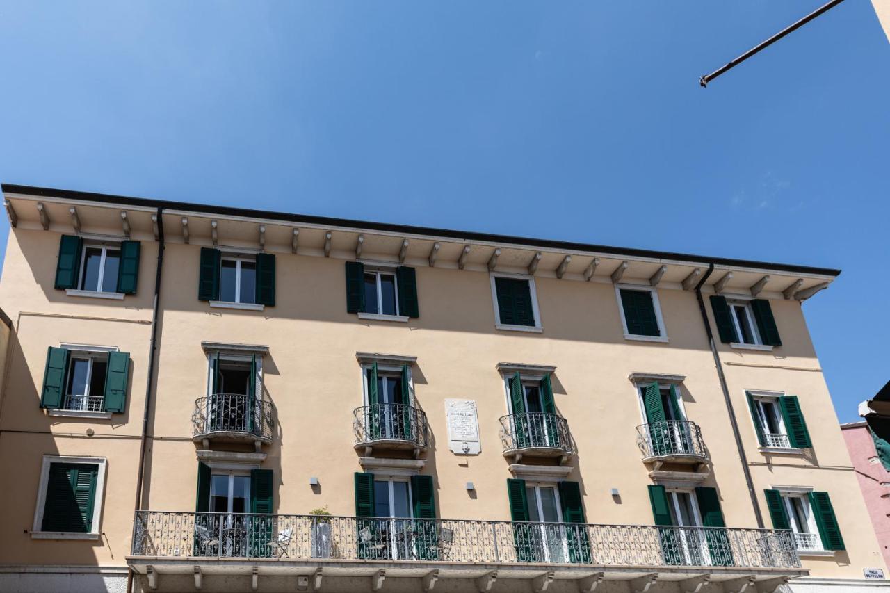 Residenza Betteloni Apartment Bardolino Bagian luar foto