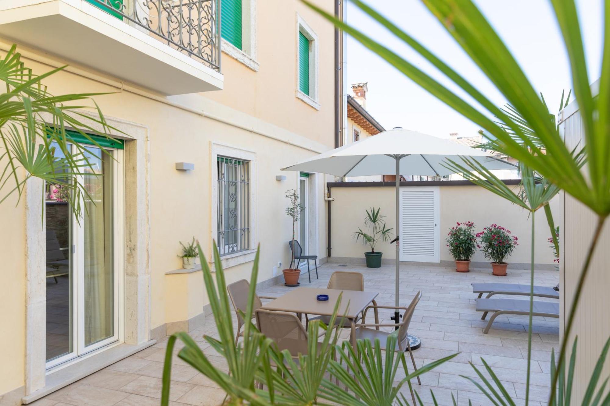 Residenza Betteloni Apartment Bardolino Bagian luar foto